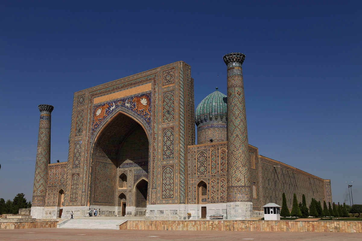 Ulugbek Madrasah, Registan