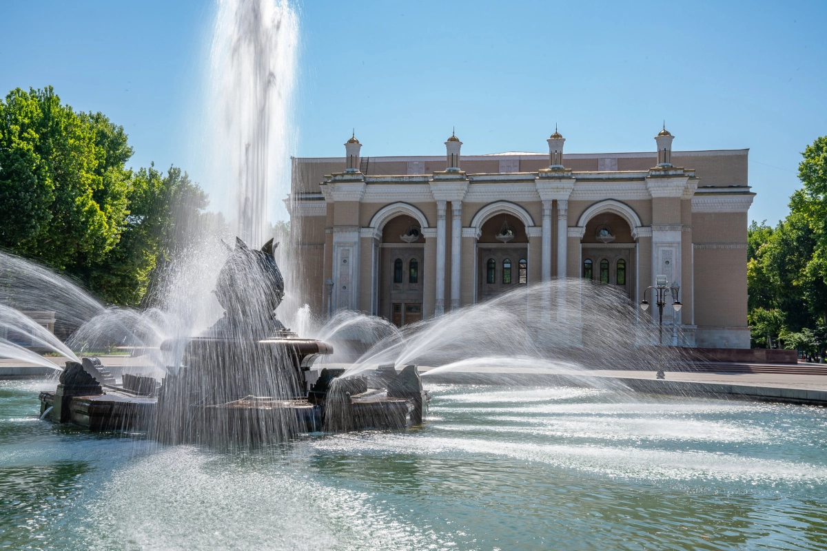 Navoi Theater facade in Tashkent excursion