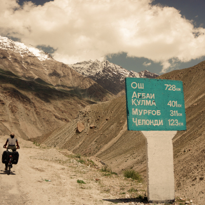Pamir Highway Tour Douchanbé, vallée de Wakhan, Osh.